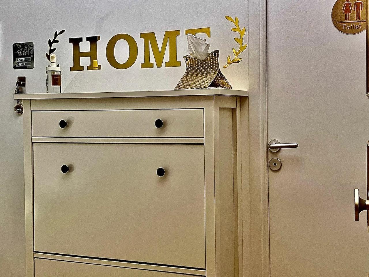 Gold Hotel - Paris-Disney Studio Chelles  Εξωτερικό φωτογραφία